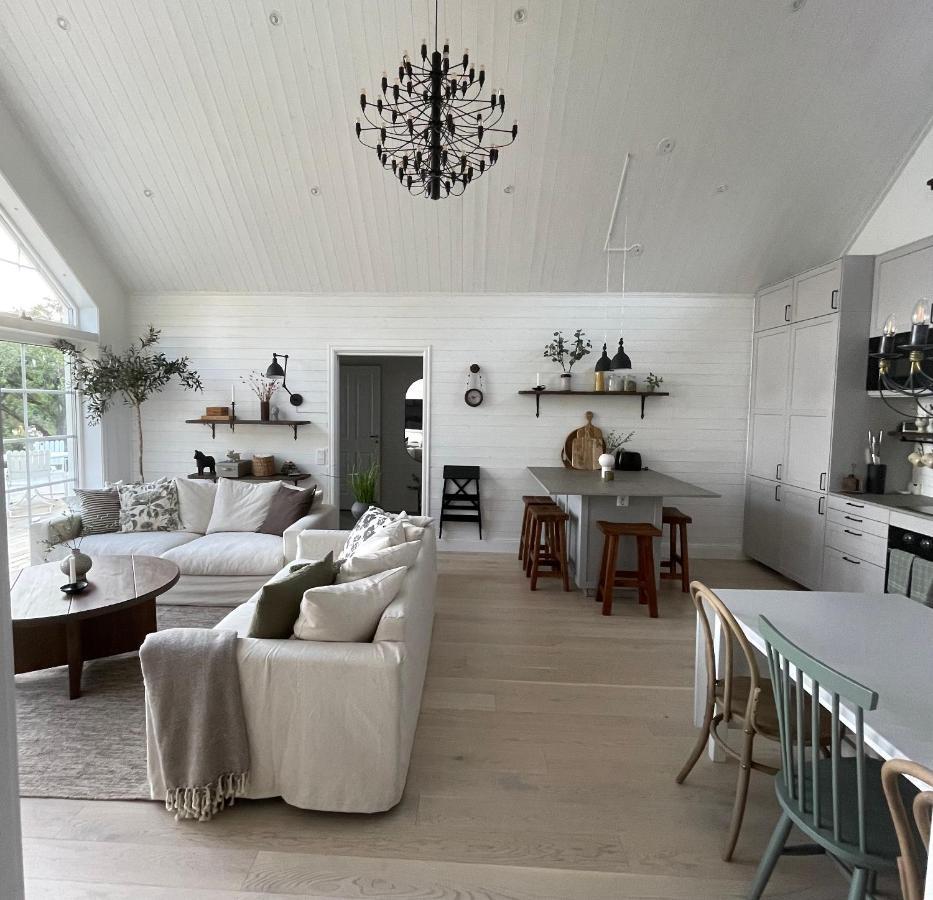 Bastuviken Bed And Breakfast 웁살라 외부 사진