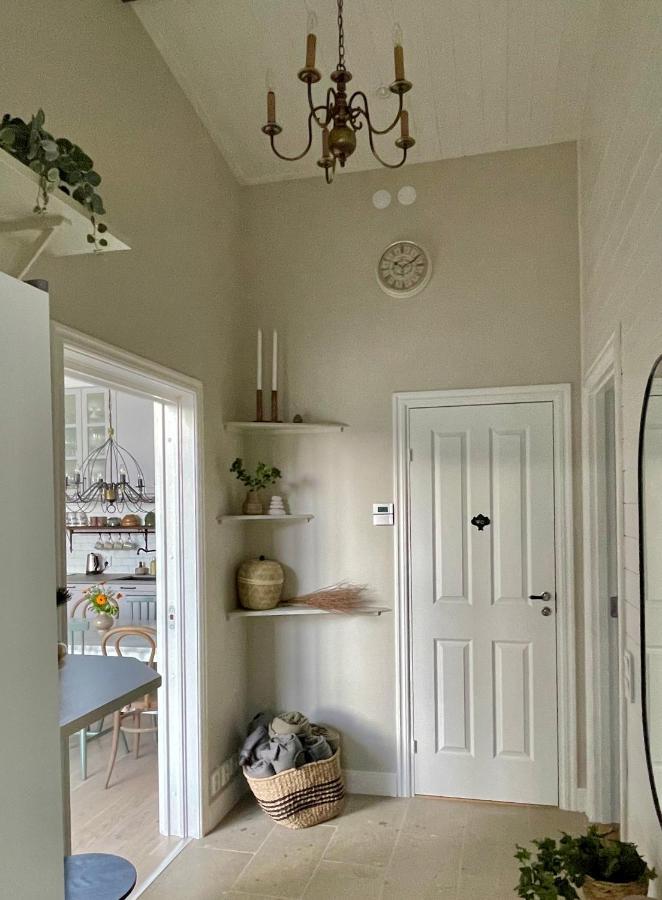 Bastuviken Bed And Breakfast 웁살라 외부 사진