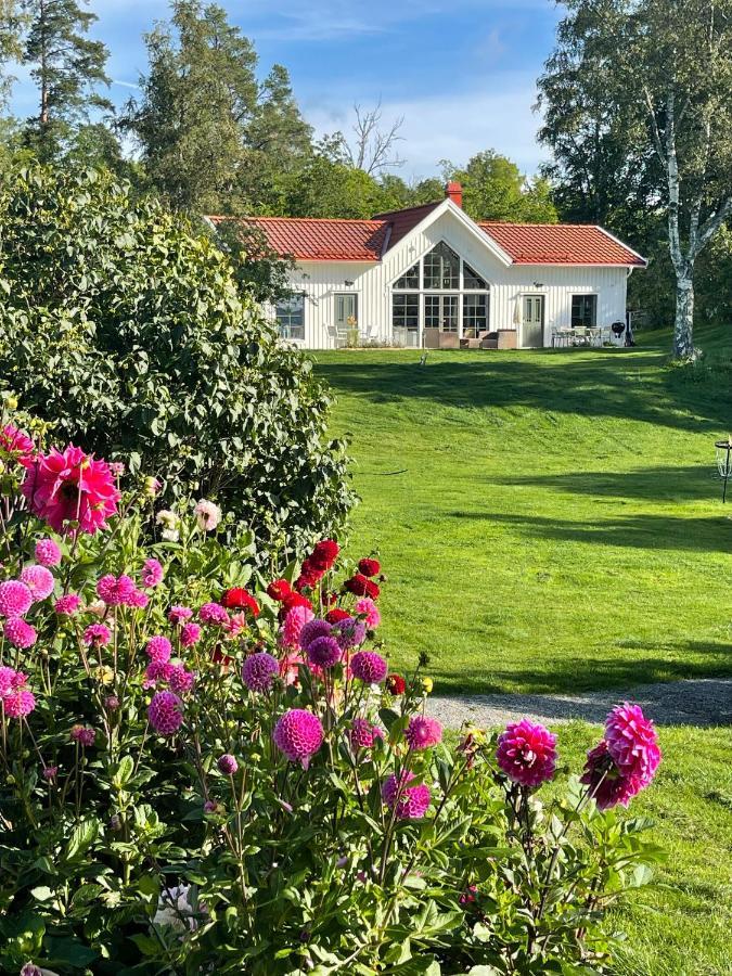 Bastuviken Bed And Breakfast 웁살라 외부 사진