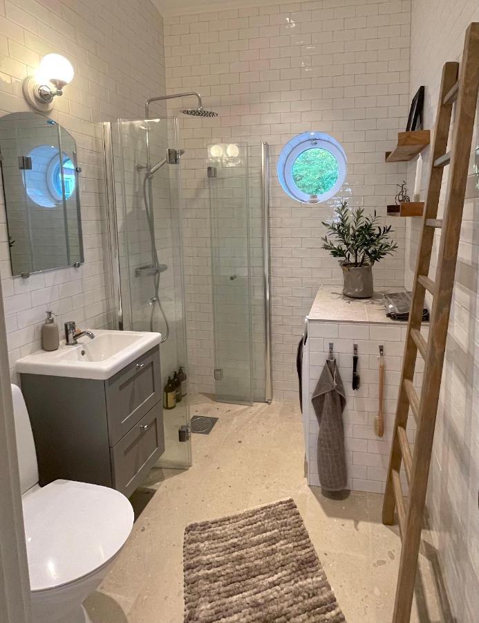Bastuviken Bed And Breakfast 웁살라 외부 사진