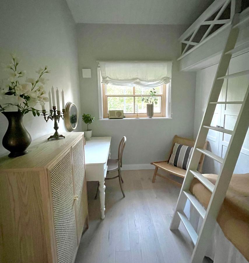 Bastuviken Bed And Breakfast 웁살라 외부 사진